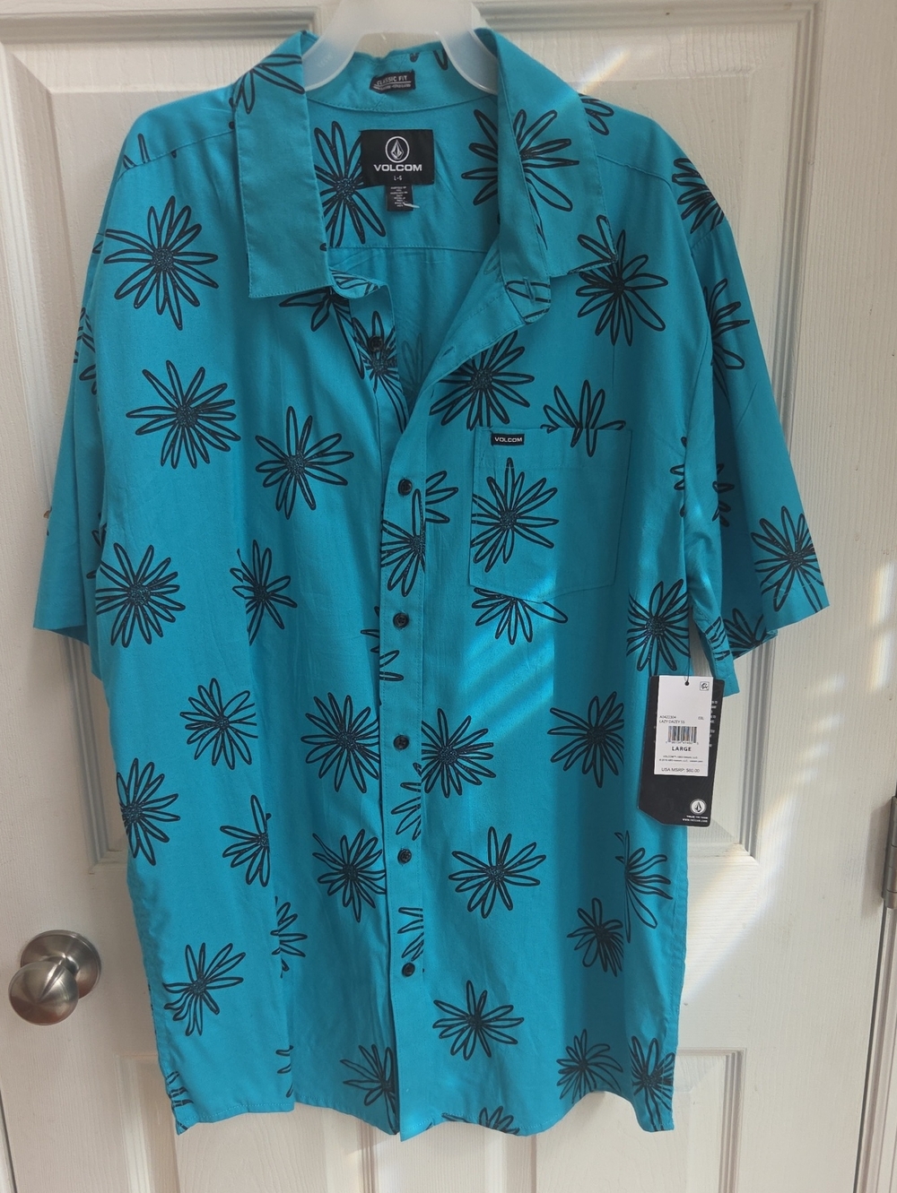 Volcom Men’s Turquoise Short-Sleeve Button-Up with Black Floral Print